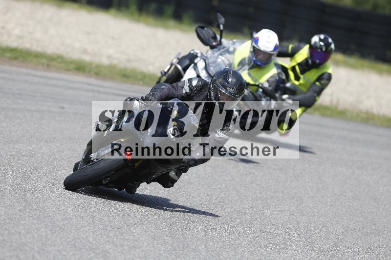 /Archiv-2025/09 22.04.2025 Cornu Master School ADR/rot-rouge/5